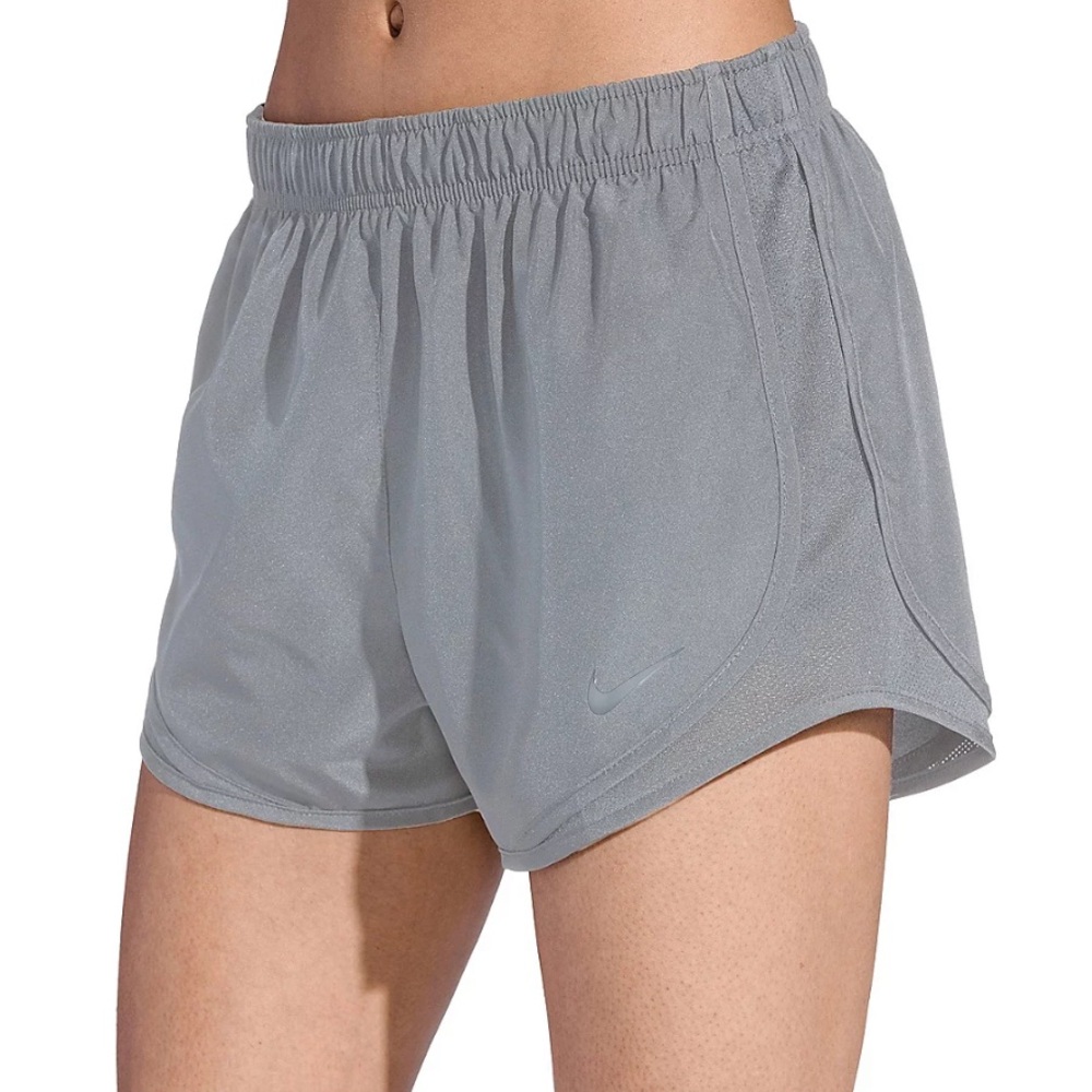 Women’s Nike Dry Tempo Shorts Large